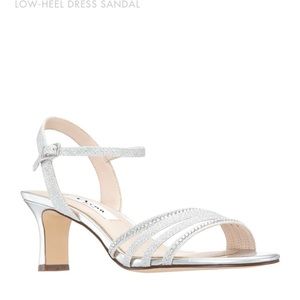 Nina Nelena silver sparkle strappy sandal  size 10 wide